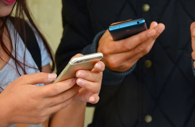 Interzis cu telefonul mobil la școală